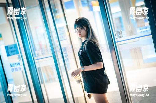 Akisoso秋楚楚 死库水逆袭Akisoso秋楚楚的图库:多一分戏谑,少一分正经