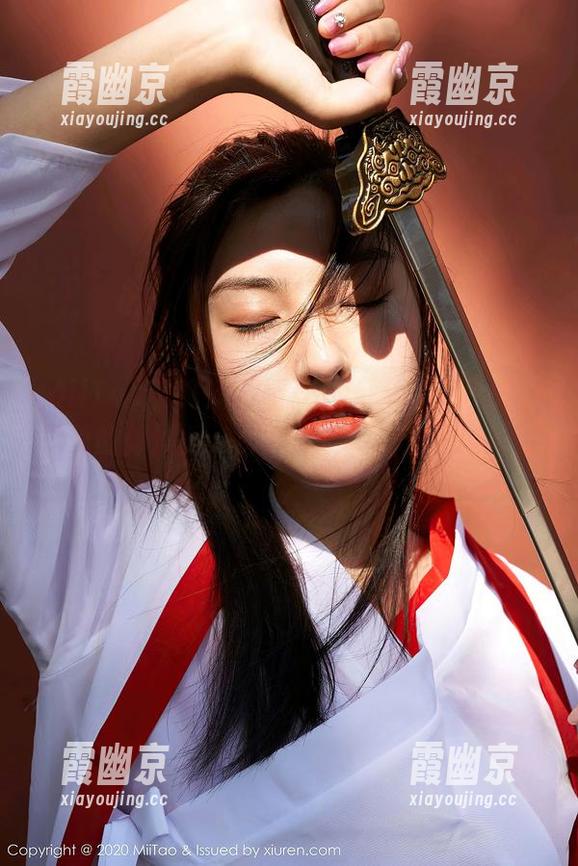 MiiTao蜜桃社 - 看！Luffy菲菲私房写真里的体操服，极致顽皮，满满的青春感。