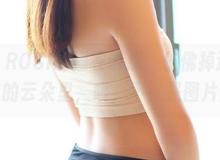 看吧！ROSI的睡衣诱惑，仿佛掉进一个柔软的云朵里，哦，不，是图片里。