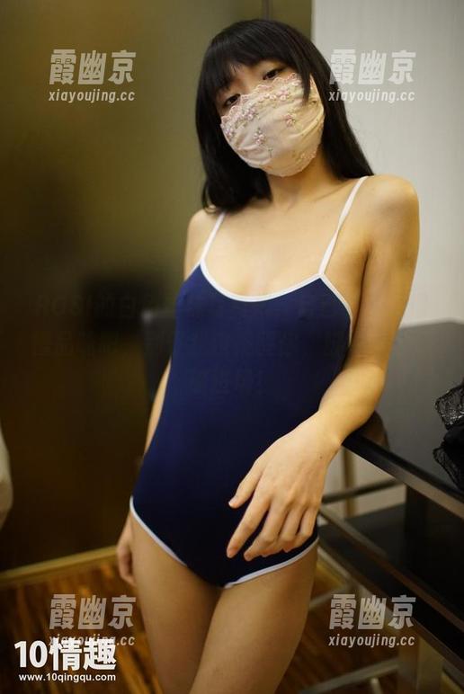 ROSI口罩 ROSI的白色丝袜写真集,自己下载再慢慢品味吧,别怪我没提醒你,脚踝可是重磅进场!