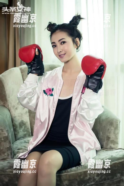 TouTiao头条女神 - 高萌萌的红裙写真，穿上它仿佛磁铁，直吸目光，壁纸必备啊！