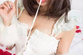 UGirls尤果网 – 不可思议！最新赵伊彤油亮作品集，看的时候不知道要干嘛好。