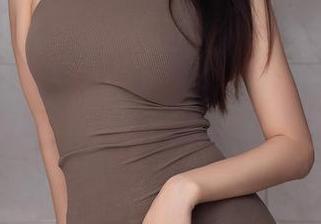Xiuren秀人网 – 夏晓Maggy与妹妹的图片，这份“无意”好像还挺可爱哦。