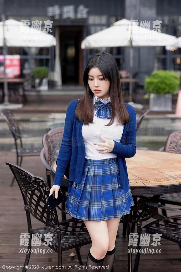 Xiuren秀人网 - 高清版小蛮妖yummy裸足，被轻松掩盖的腼腆和欲望...