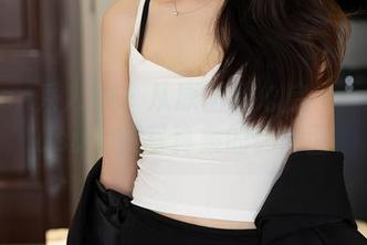 Xiuren秀人网 – 从原图到心底——晚苏susu女孩写真集的另一面