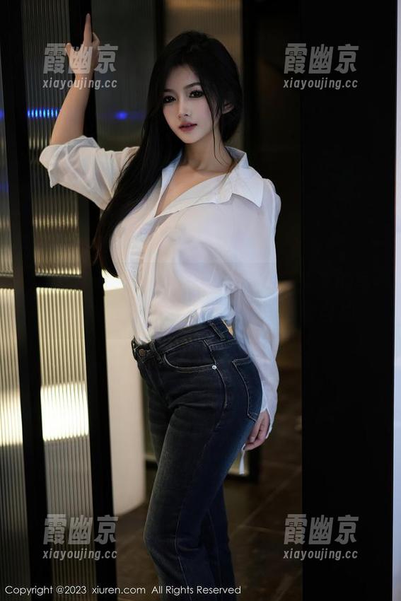 Xiuren秀人网-林文文 Xiuren秀人网 - 一群美腿在林文文的写真中找到归属,看完我也想跟着自拍
