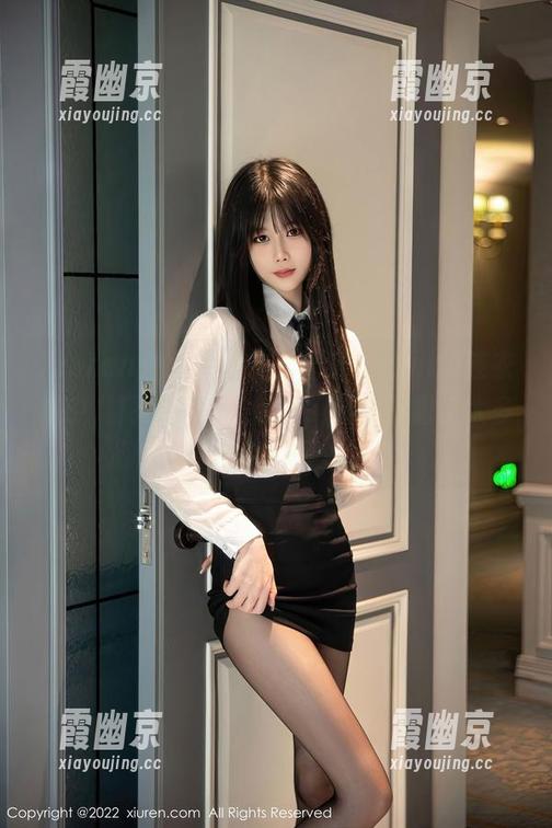 Xiuren秀人网 - 在王馨瑶yanni的连衣裙中，阴差阳错的优雅，图集暴露了太多想象空间。