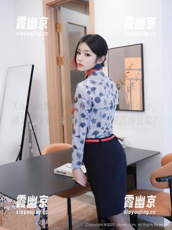 Xiuren秀人网 - 定制版的雨儿酱eve，裸足图透着一股任性，谁能抵挡得住呢？