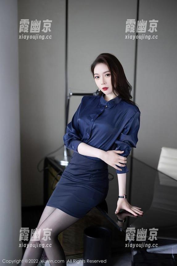 Xiuren秀人网 - 韩静安的旗袍黑丝美腿合集，哪怕无圣光也是个别的境界。
