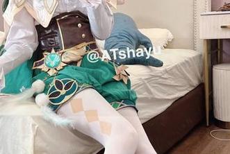 “at鲨鱼礼服合集：你可真会玩，光线下的舞动！“