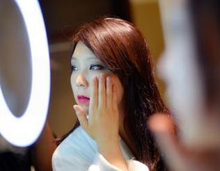 pans – 小彤在高清镜头下的连体衣，这效果我也想和模特交换一下啊！