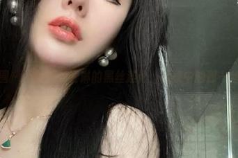 微密圈 – 不爱笑的赛琳的黑丝连体：合集中的那一丝火花