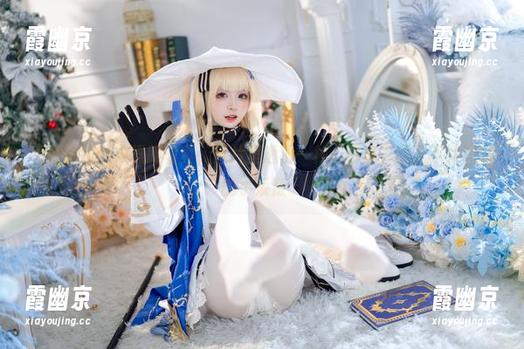 九柒喵 看九柒喵的体操服写真,图片里透出一种“认真”但又不太在意的小反叛。