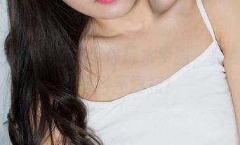 克拉女神 – 忆之带你玩水手服，免费美图让你目不暇接！