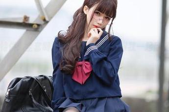 兔玩映画特供：全套制服妹妹细腿原图，跟我一起欣赏这一幕吧！