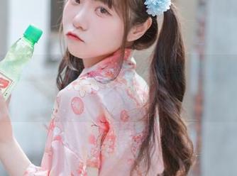 婉约与俏皮：可可小白兔浴室高清写真集的双面性