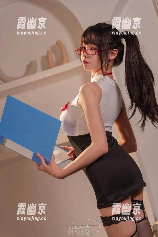 《咬人小小兔》裸足情，定制图集藏着哪些小心思。