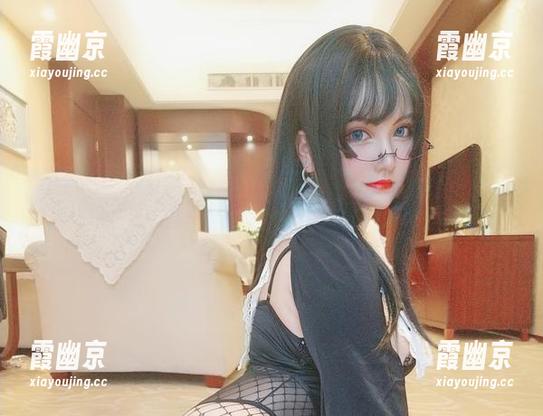 这就是夏鸽鸽不想起床的透明JK：一个超精彩的cos分享之旅！
