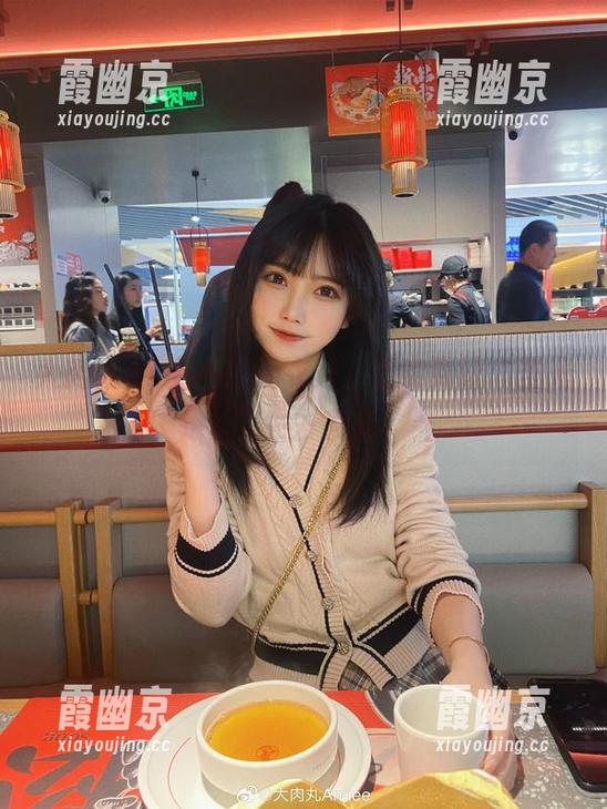 大肉丸Amiee 大肉丸Amiee的睡衣秀,真实到让“圣光”失去意义