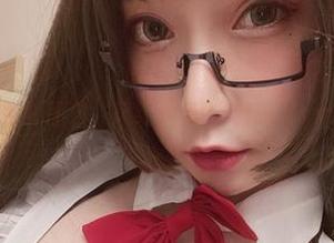 下载小泉学姐吖图包，风纪委员也有funnymoments！