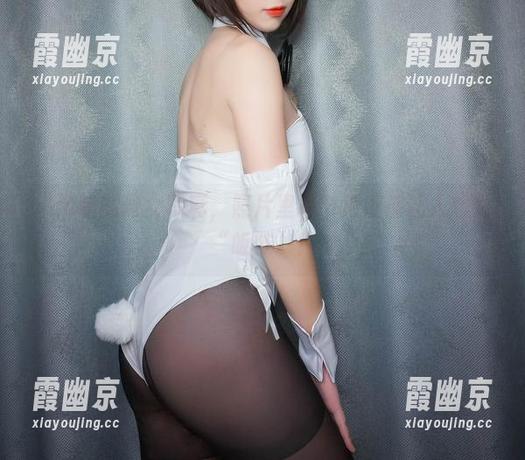 小酥酱的修女写真，照片里每个角度都让人想要“皈依”！