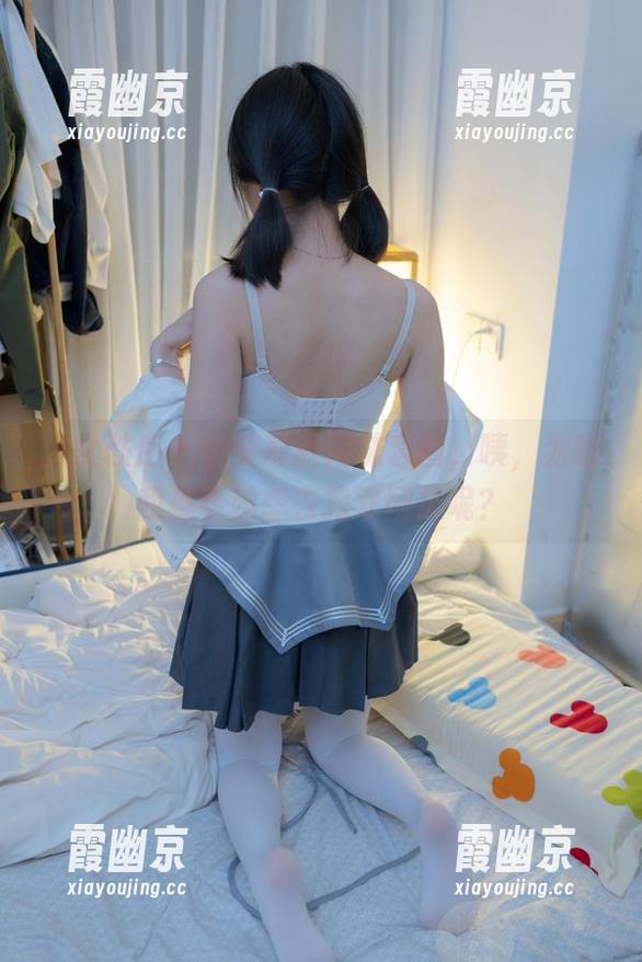 少女秩序 - 小葵最新网袜套图，咦，为啥我越看越想去找双网袜呢？