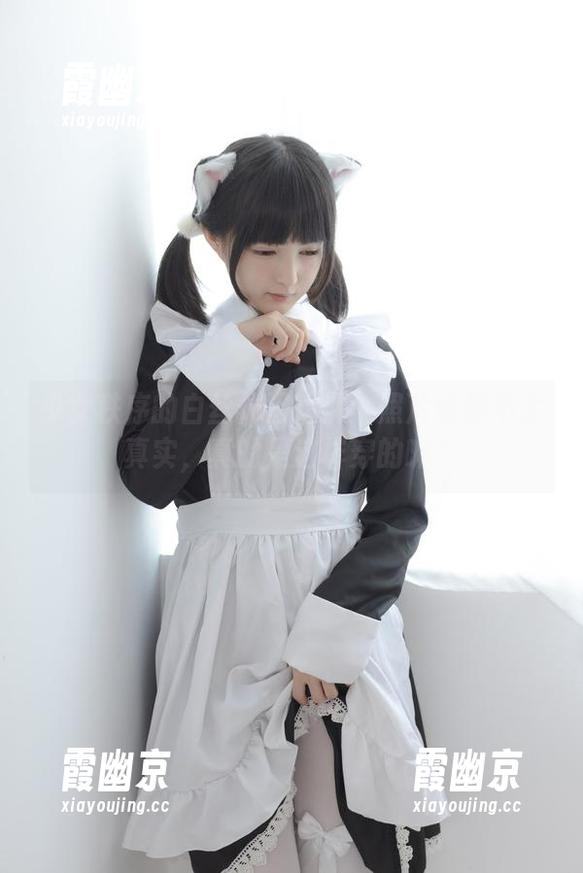 少女秩序 少女秩序的白丝休闲短裤:照片好像不太真实,真的是这样穿的嘛?
