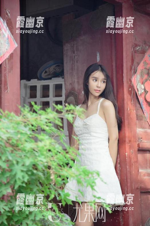 尤果网 - 夏乔学姐的无圣光作品，看起来就是一杯牛奶倒进了咖啡，终极混搭！