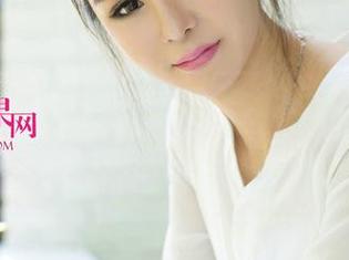 尤果网 – 李思宁的夏日–一场视觉派对，下载她的套图，你会发现丰盛的暖气外衣都没用了！