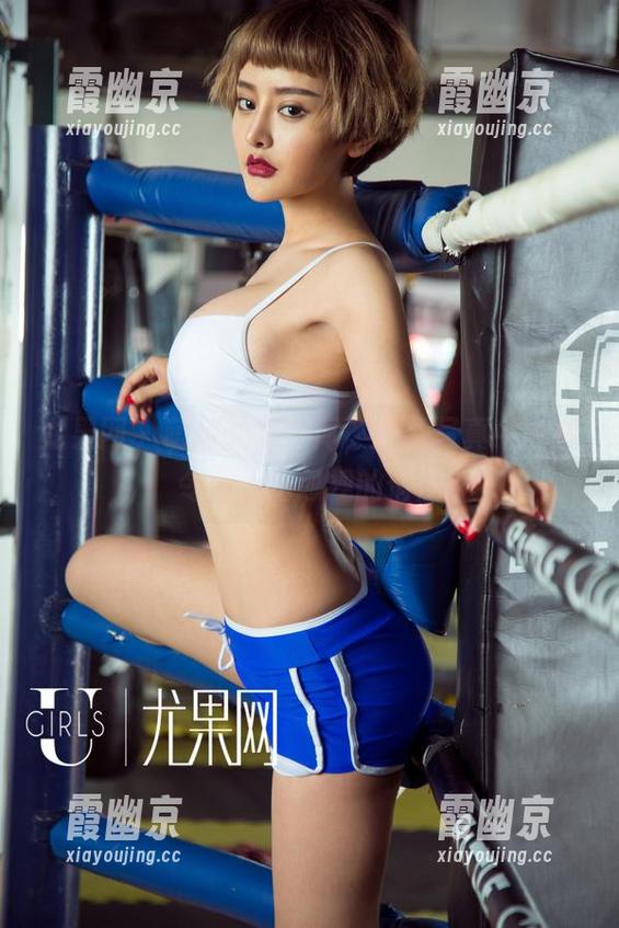 尤果网 - 萌萌的双马尾，最新写真中一撮令人无法忽视的俏皮