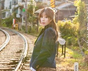 尤蜜荟 – 套装里的Emily顾奈奈酱，让人忍不住要看三遍，这种搭配我也想试试！