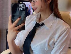 微密圈 – 这一波张思允nice的蕾丝套图，有种想立刻飞过去的冲动