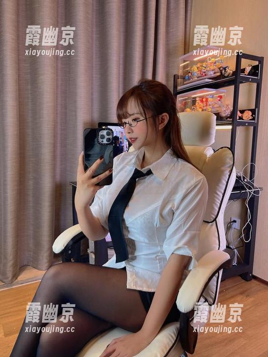 微密圈 - 这一波张思允nice的蕾丝套图，有种想立刻飞过去的冲动