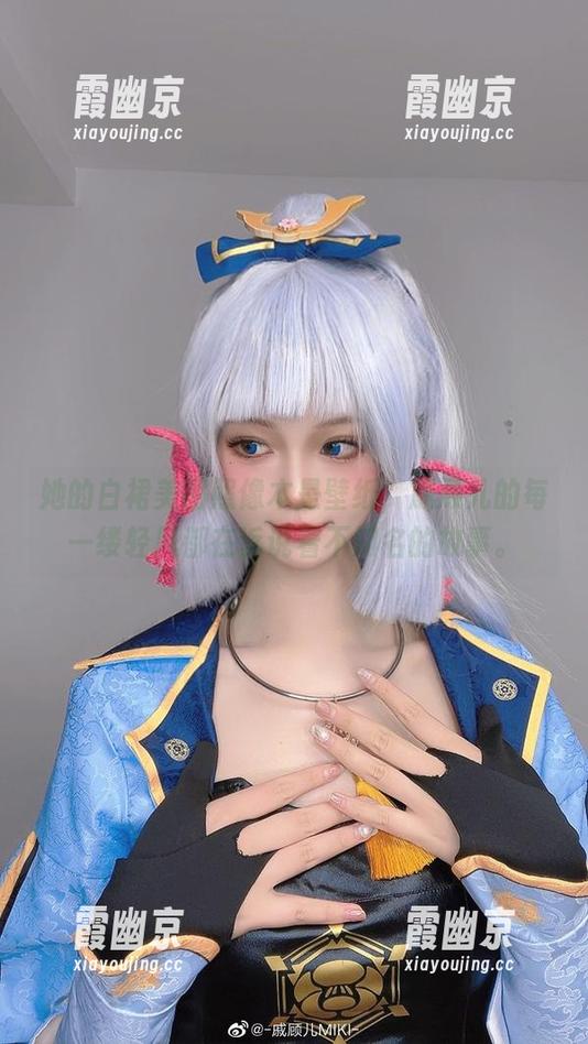 她的白裙美图照像本是壁纸，戚顾儿的每一缕轻风都在诉说着不知名的故事。