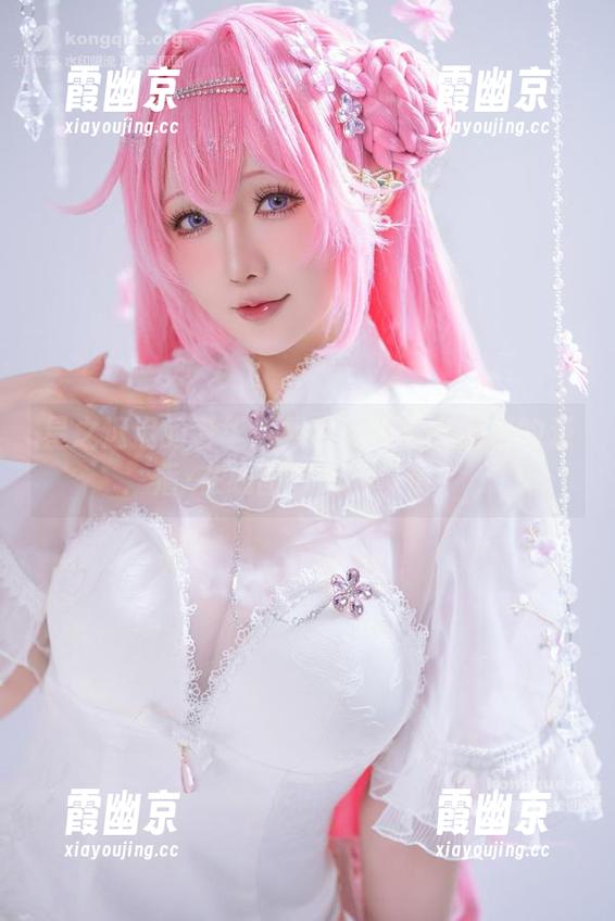 星之迟迟 星之迟迟的奢华:篝火女神与礼服包的矛盾·在线图片大搞事情!
