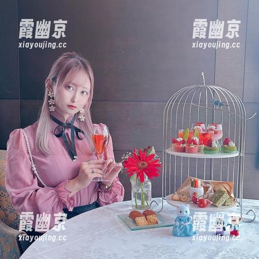 月城委员会 月城委员会作品集:自拍写真,随便翻翻,大家一定又要瞪大眼了。