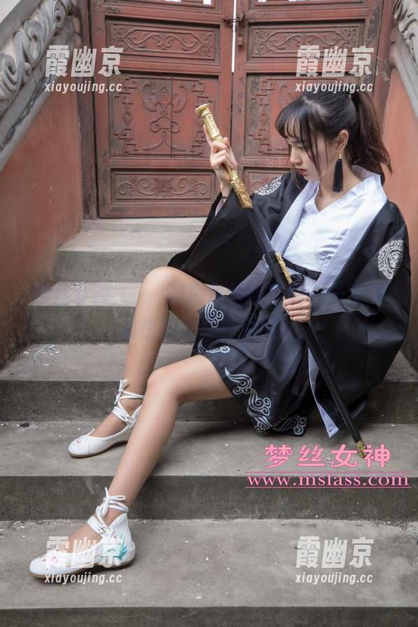 梦丝女神-玥玥 梦丝女神 - 玥玥的白色丝袜空间,一个充满惊喜的写真原图!