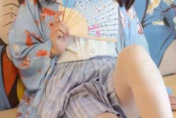 一看森萝财团的白丝运动风美图就不想工作了，能否把高清壁纸做成桌面？