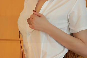 模范学院 – SiByl李思宁以御姐姿态华丽登场，作品里难免有些微妙的情绪。