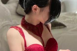 微密圈 – “牛奶里的果汁”的黑白写真，传递出另类的美学呀
