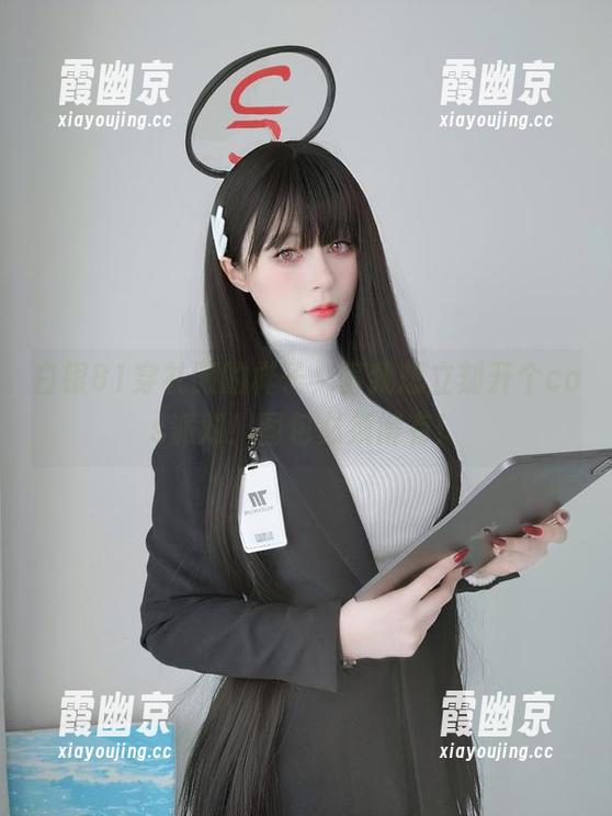 白银81穿礼服的样子，害我想立刻开个cos派对！图包必须得有！