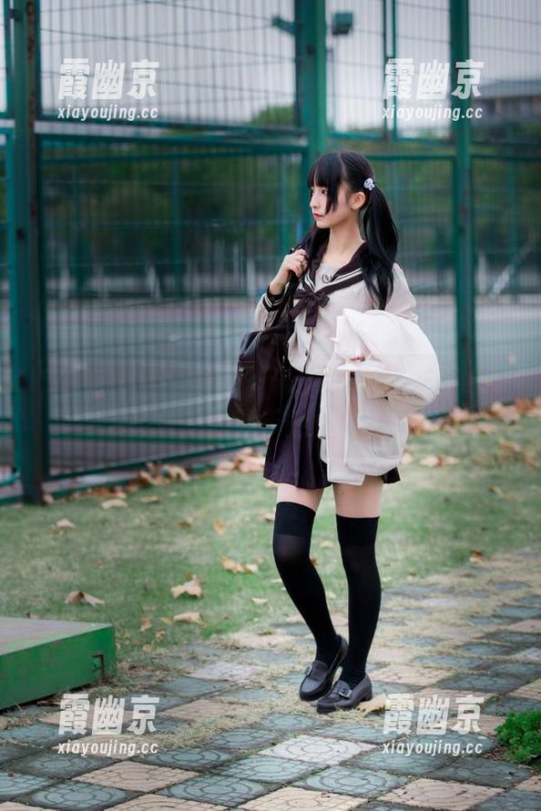 宁静中的神楽坂真冬战斗修女图包，谁能想象她的双手能做多少事