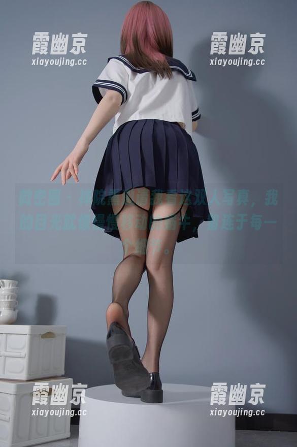 禅院熏 微密圈 - 禅院熏邀请我看这双人写真,我的目光就像慢慢移动的蜗牛,留连于每一个细节。