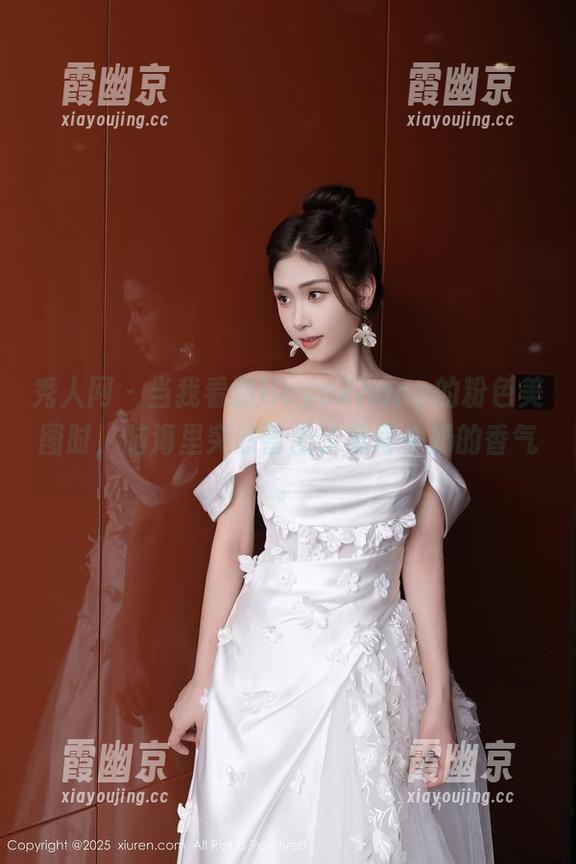 秀人网-HeyuZhang 秀人网 - 当我看到HeyuZhang的粉色美图时,脑海里突然冒出了草莓牛奶的香气。