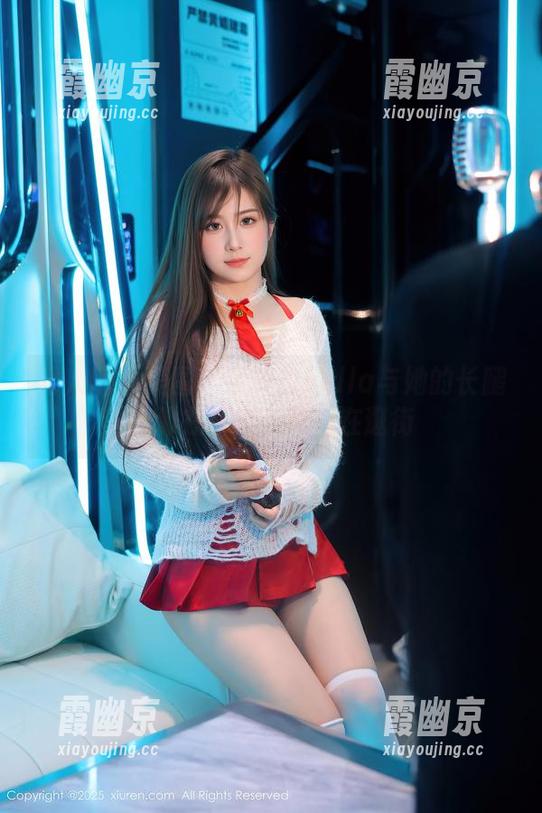 秀人网 - 美图！余贝拉bella与她的长腿，像在走秀，又像在逛街