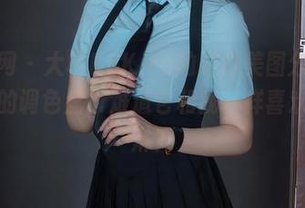 秀人网 – 大橘BBKira的妹妹美图分享，神奇的调色盘，难道它和我一样喜欢冰淇淋？