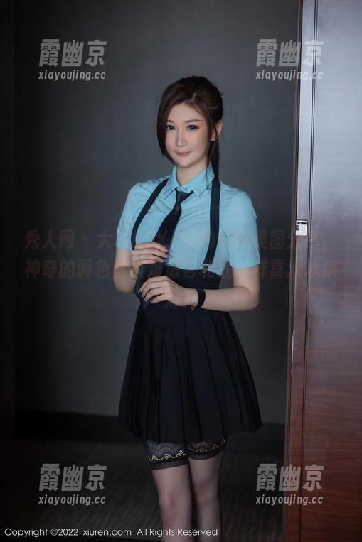 秀人网 - 大橘BBKira的妹妹美图分享，神奇的调色盘，难道它和我一样喜欢冰淇淋？