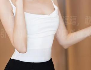 秀人网 – 网袜作品中的小逗逗，敢问是为谁“勾引”的呀，资源校内外都火得一塌糊涂！