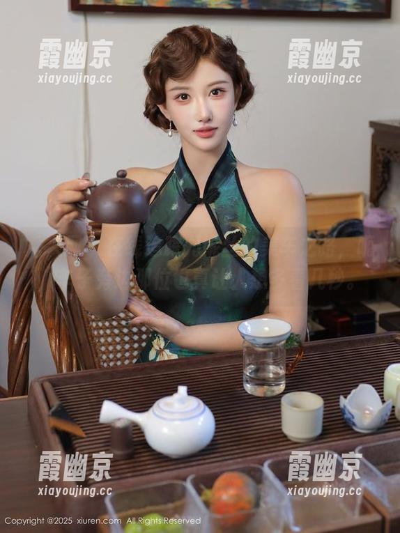 秀人网 - 在线追踪尤妮丝的美车之路，呃，车子旁边那位也真让人想多看几秒。