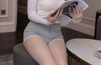 秀人网 – 在线领略张思允Nice的原图，那性感丝袜简直让我想多停留一下。